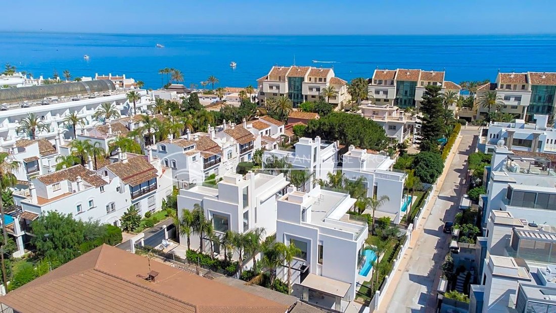 Villa in Marbella, Andalusia, Spain 3 - 12981413
