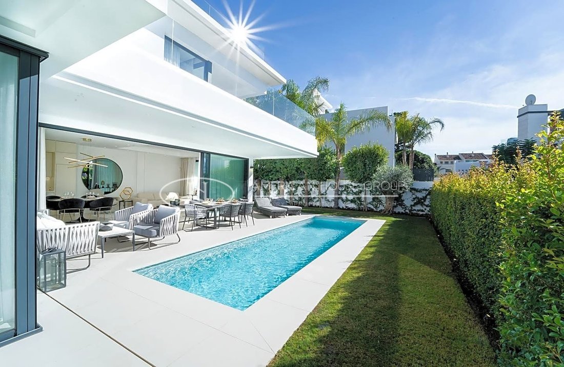 Villa in Marbella, Andalusia, Spain 2 - 12981413