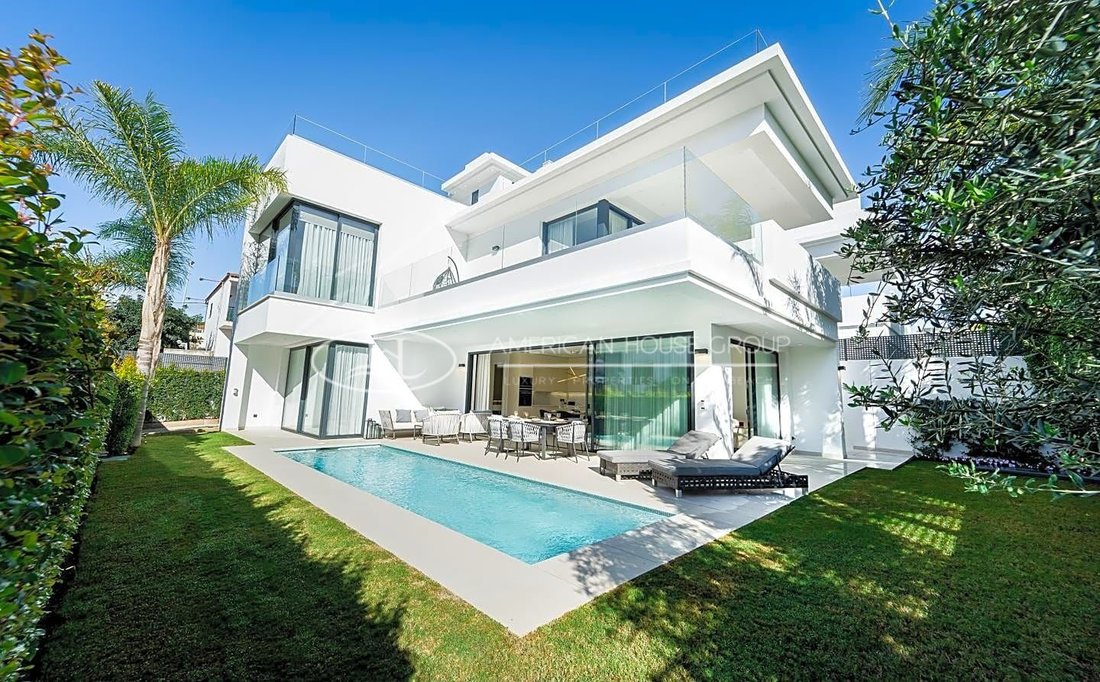 Villa in Marbella, Andalusia, Spain 1 - 12981413