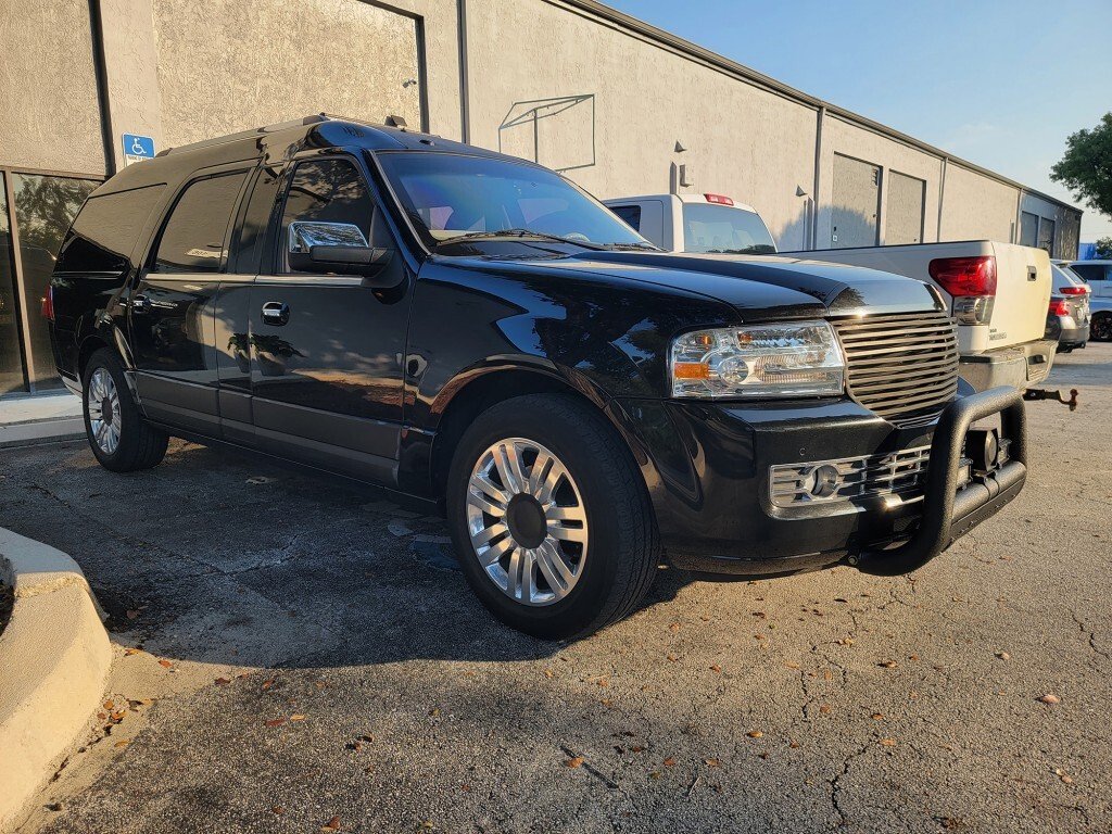 Lincoln Navigator L in United States 4 - 12980725