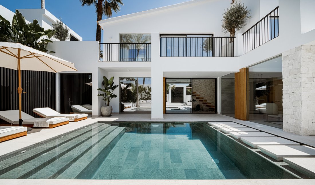 Villa in Nueva Andalucia, Marbella, Spain 2 - 12981791