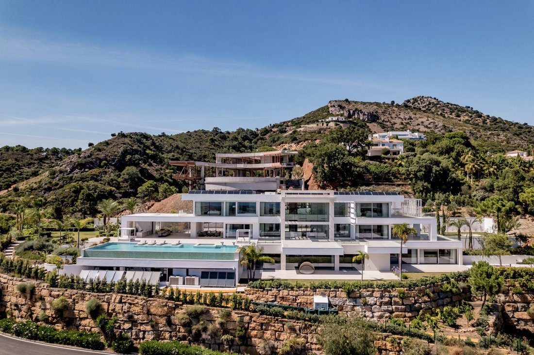 Villa in Benahavis, Andalusia, Spain 1 - 12981799
