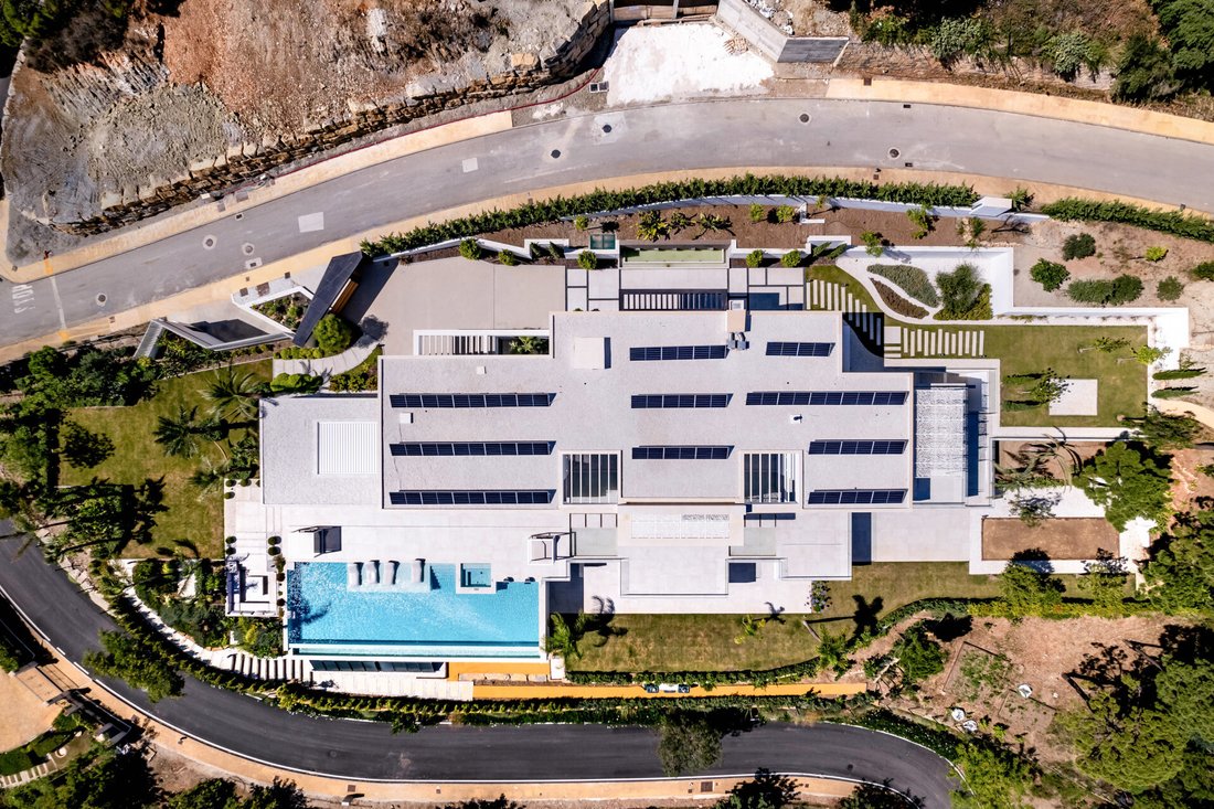 Villa in Benahavis, Andalusia, Spain 2 - 12981799