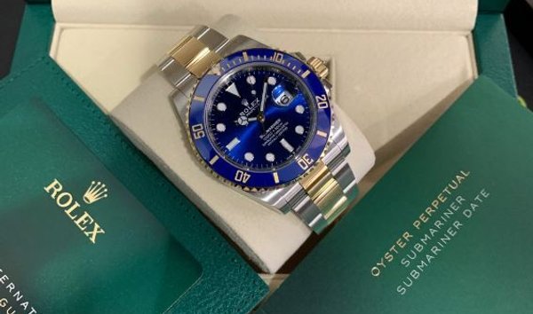 Watches - 62 Submariner for JamesEdition