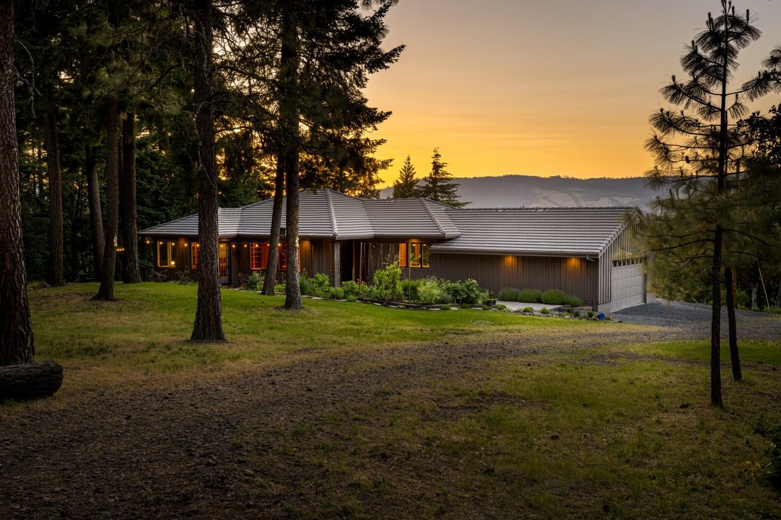 1460 Rd Mosier, Or 97040 In Mosier, Oregon, United States For