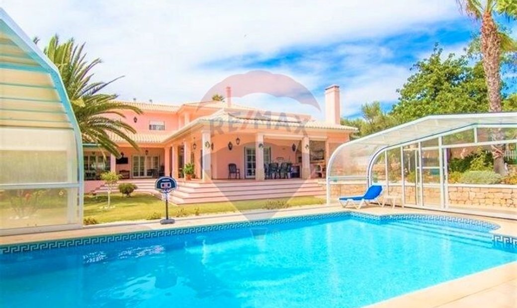 House T4 For Sale In Portimão, Portimão In Portimão, Algarve, Portugal