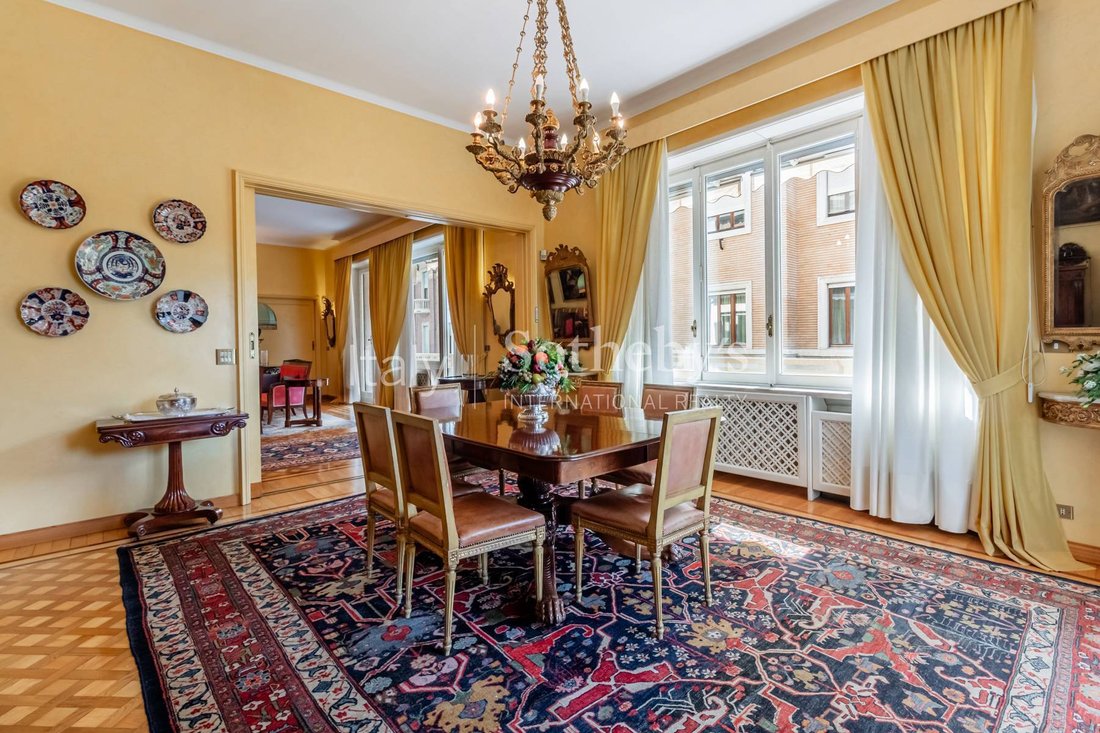 Exquisite Apartment In The Walkable Area Of Crocetta In Turin, Piedmont