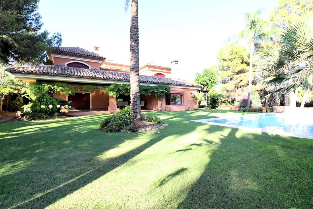 Villa in Sierra Blanca, Marbella, Spain 1 - 12984698