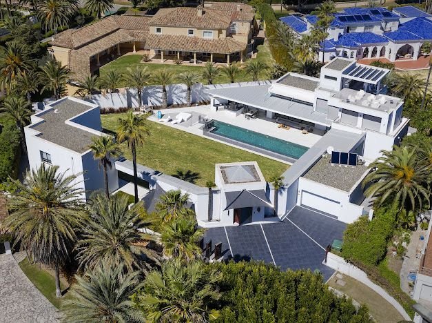 Villa in Sotogrande, San Roque, Andalusia 1 - 12985675