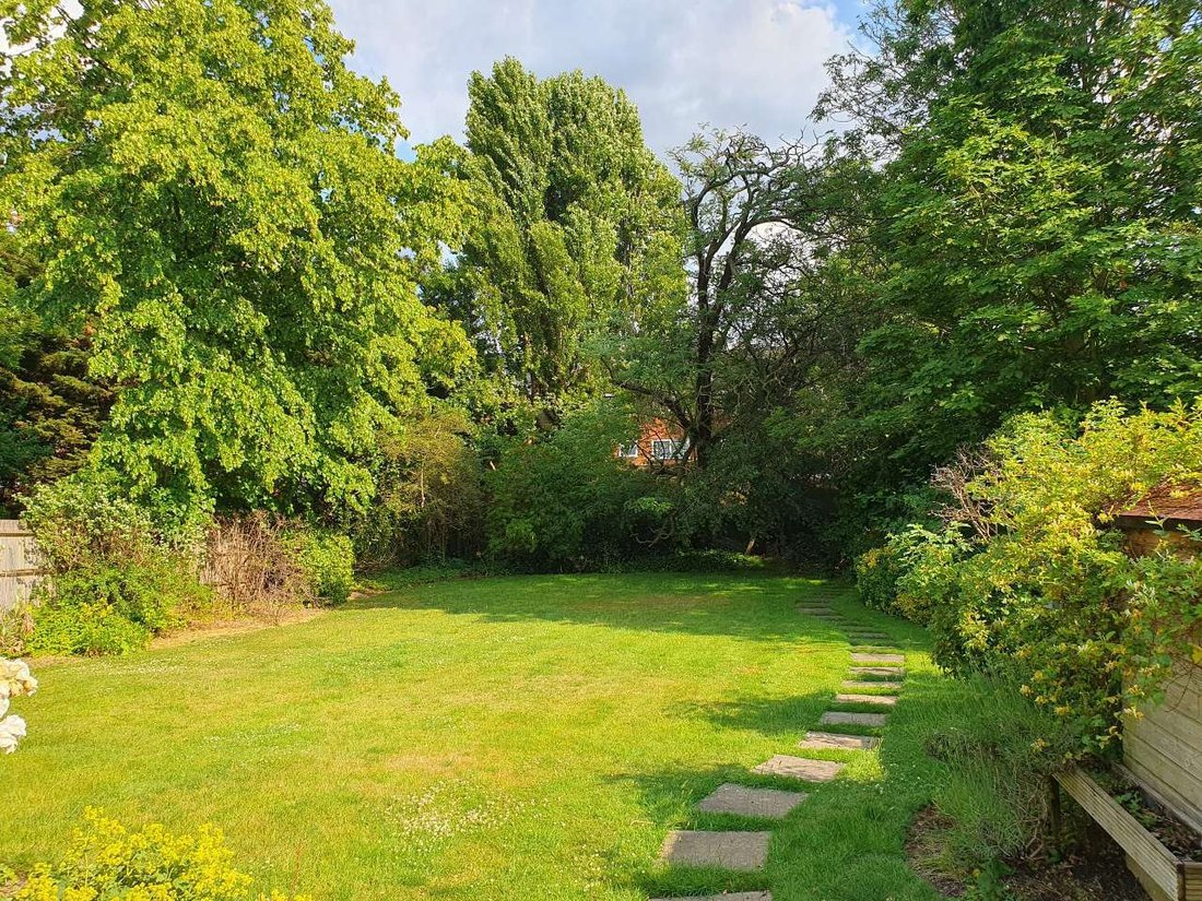 5 Bedroom House With Swimming Pool In Harrow, England, United Kingdom