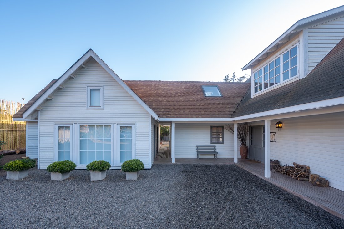 Large Family House In Cachagua In Valparaíso, Chile For Sale (12986228)