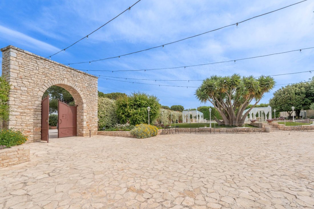 Farm Ranch in City, Bitonto, Apulia 2 - 12986379
