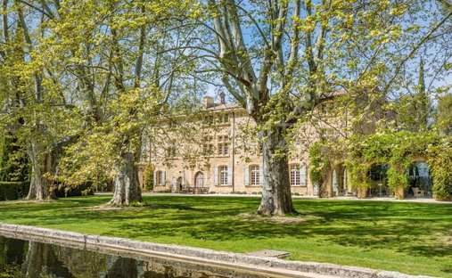 Castle in Aix-en-Provence, Provence-Alpes-Côte d'Azur, France 1