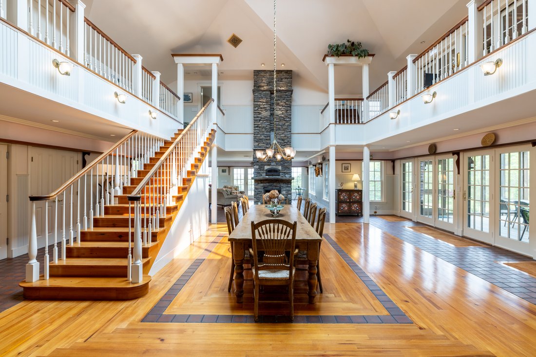 Chappy Stunner In Edgartown, Massachusetts, United States For Sale