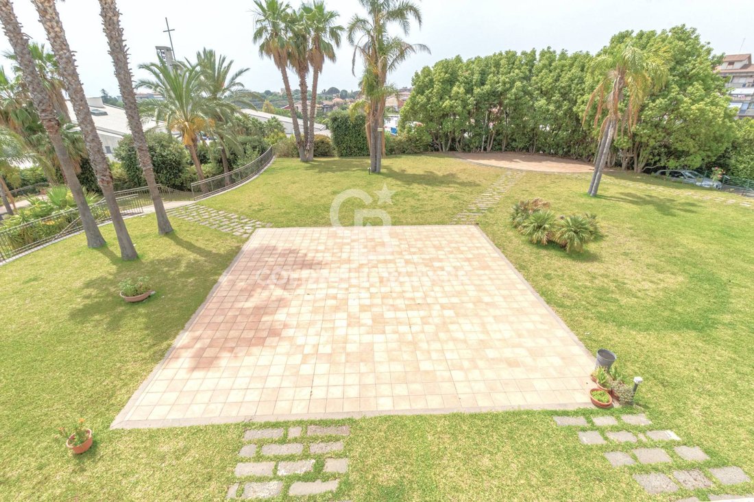 Villa Storica In Vendita A Acireale In Acireale, Sicily, Italy For Sale