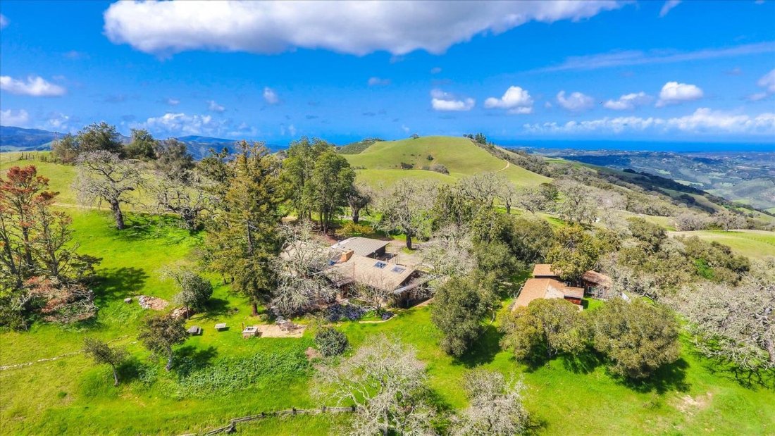 7 Bedrooms Single Family Detached In Carmel Valley, California, United