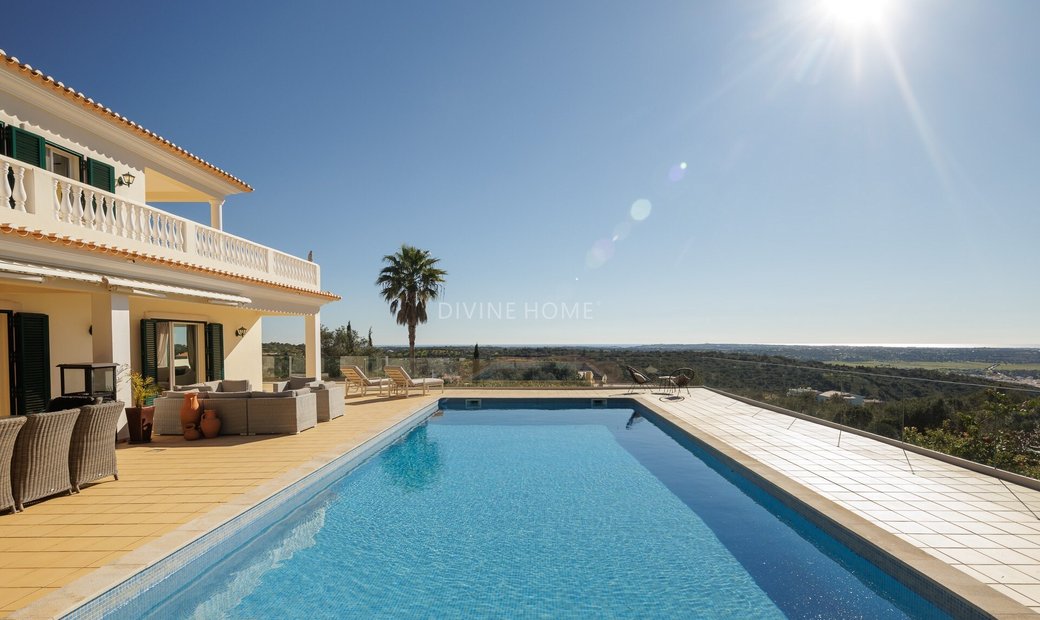 5 Bedroom Villa Close To Paderne In Paderne, Algarve, Portugal For Sale