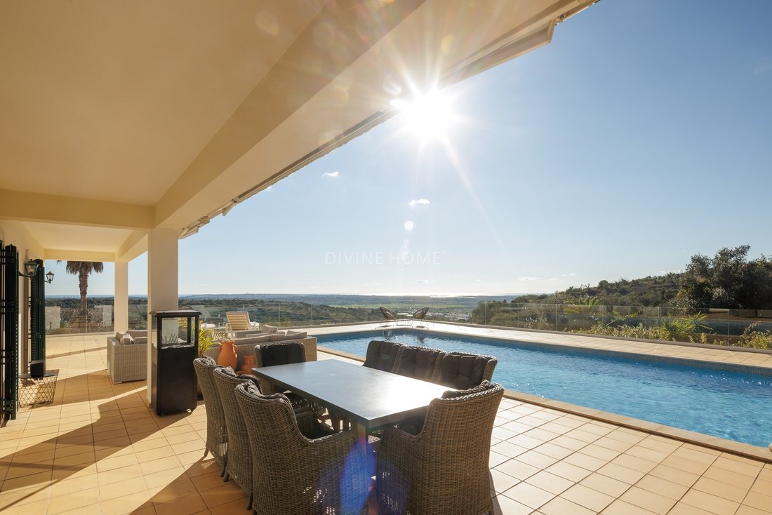 5 Bedroom Villa Close To Paderne In Paderne, Algarve, Portugal For Sale