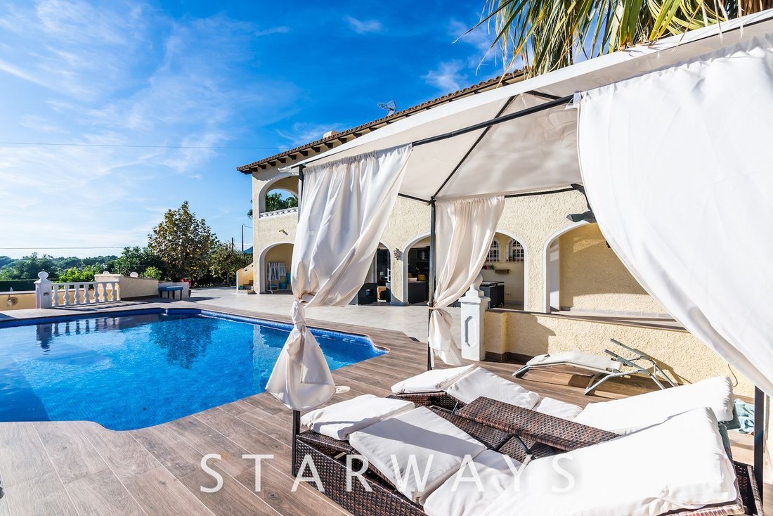 Chalet in l'Alfas del Pi, Valencian Community, Spain 1 - 12992443