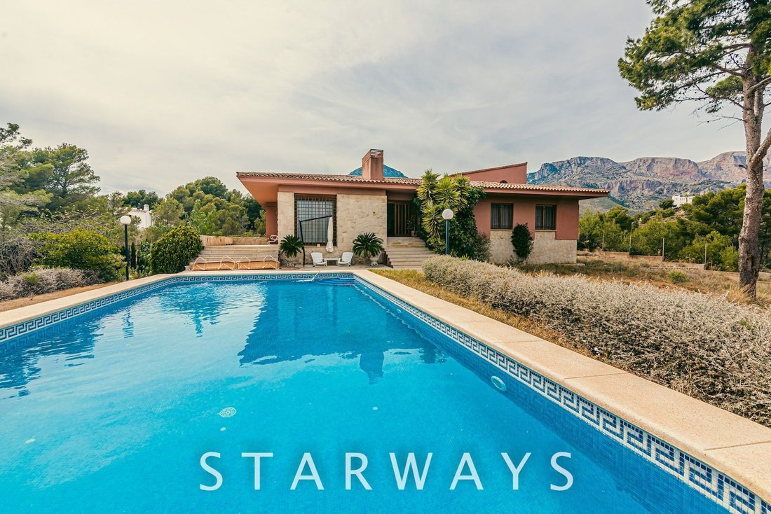 Chalet in la Nucia, Valencian Community, Spain 2 - 12992432