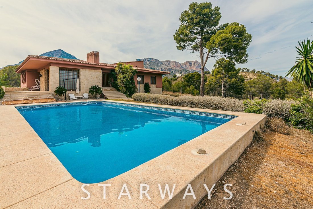 Chalet in la Nucia, Valencian Community, Spain 1 - 12992432