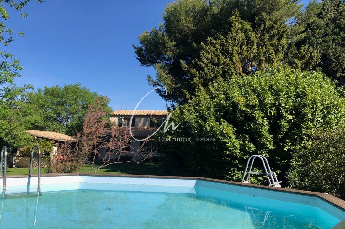 Vente Maison 5 Pièce(s) In Eyragues, Provence Alpes Côte D'azur, France