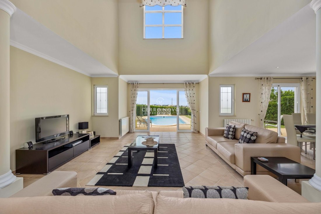 Elegant Detached Four Bedroom Villa With In Vale De Parra, Algarve