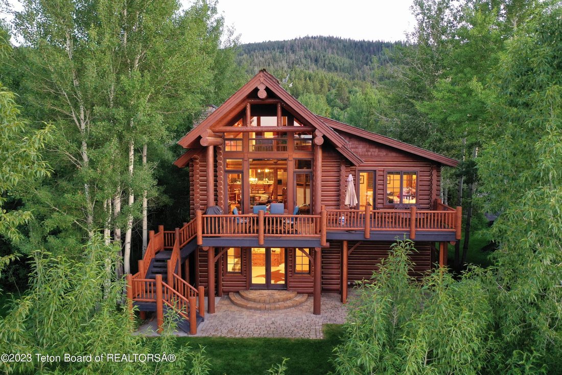 4 Bedrooms Single Family Detached In Victor, Idaho, United States For