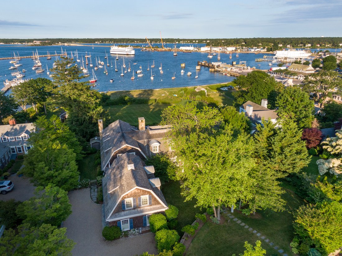 Vineyard Haven Harborfront Estate In Oak Bluffs, Massachusetts, United