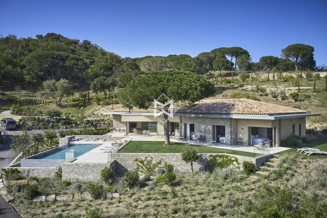 Villa in Ramatuelle, Provence-Alpes-Côte d'Azur, France 3 - 10924681