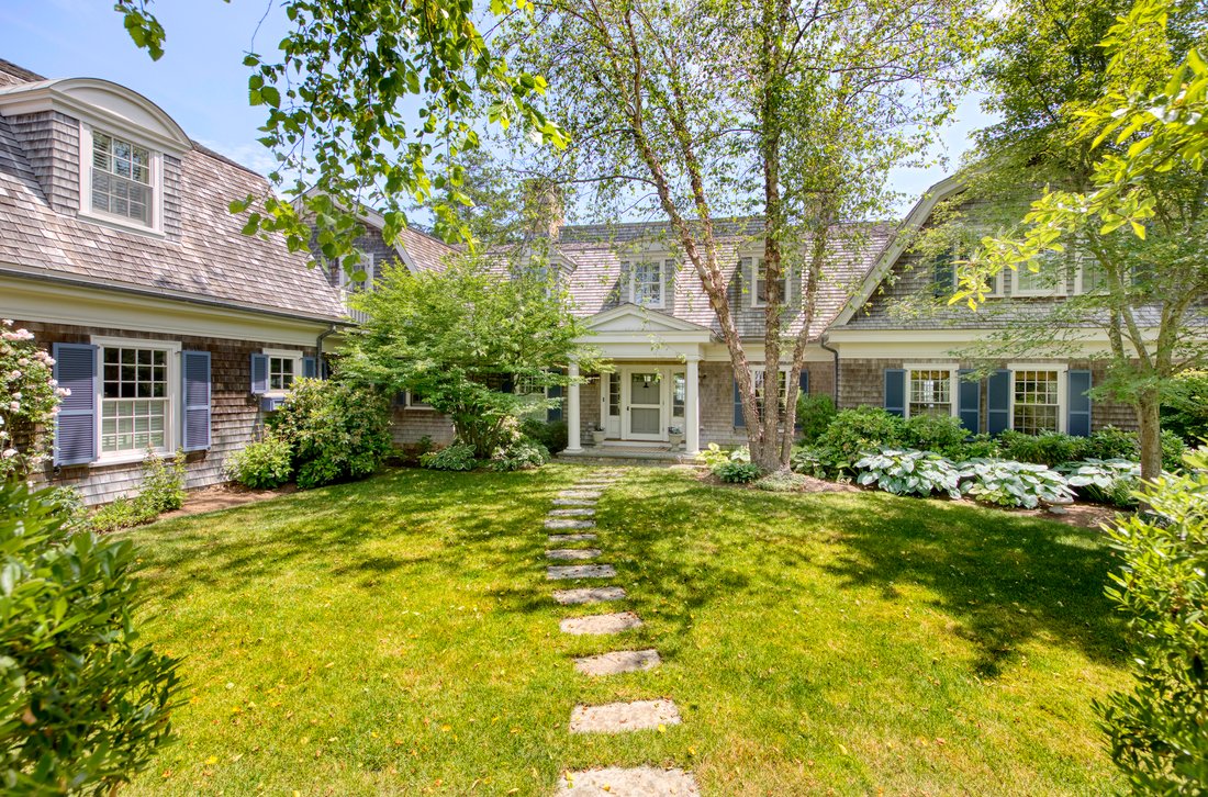 Vineyard Haven Harborfront Estate In Oak Bluffs, Massachusetts, United
