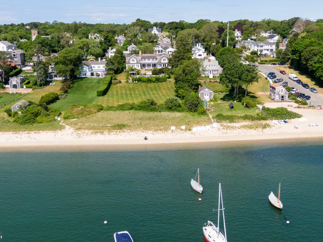 Vineyard Haven Harborfront Estate In Oak Bluffs, Massachusetts, United