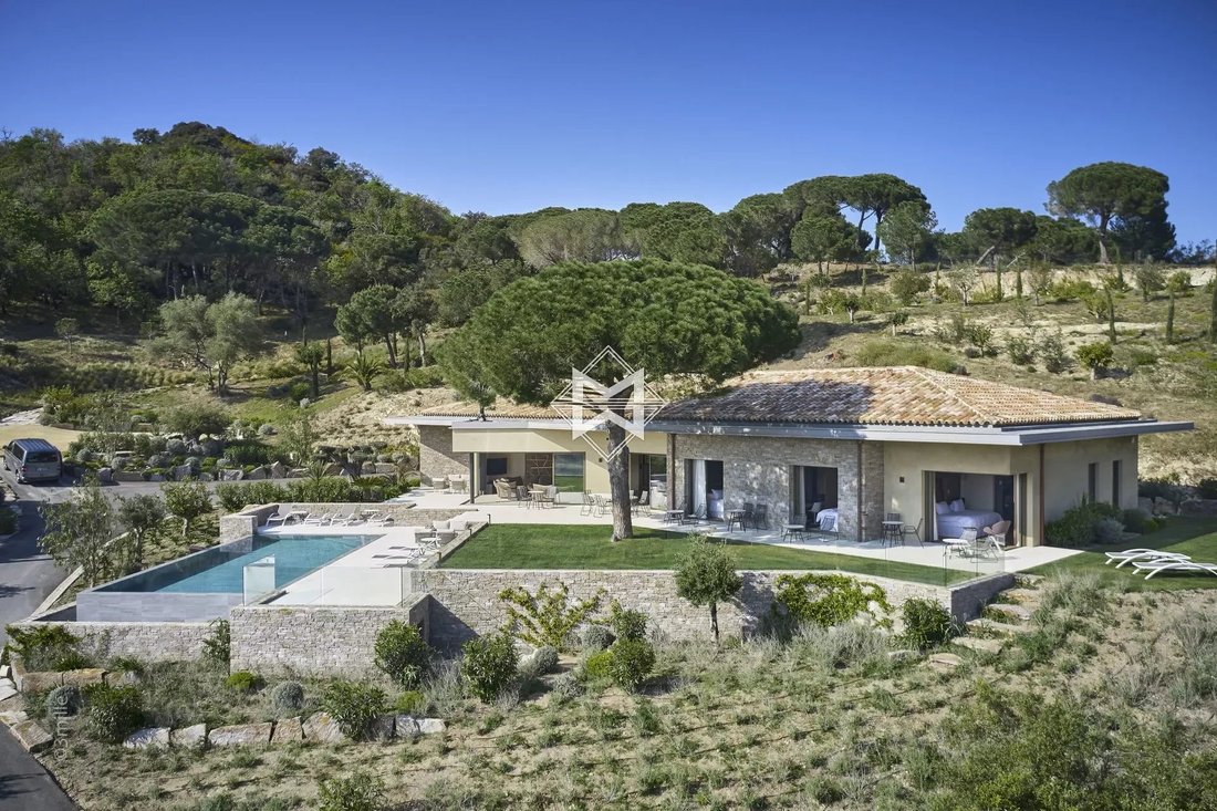 Villa in Ramatuelle, Provence-Alpes-Côte d'Azur, France 3 - 10924682