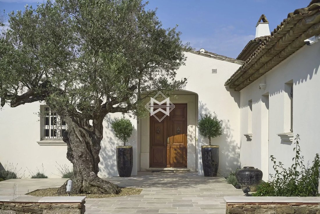 Villa in Saint-Tropez, Provence-Alpes-Côte d'Azur, France 3 - 11050125