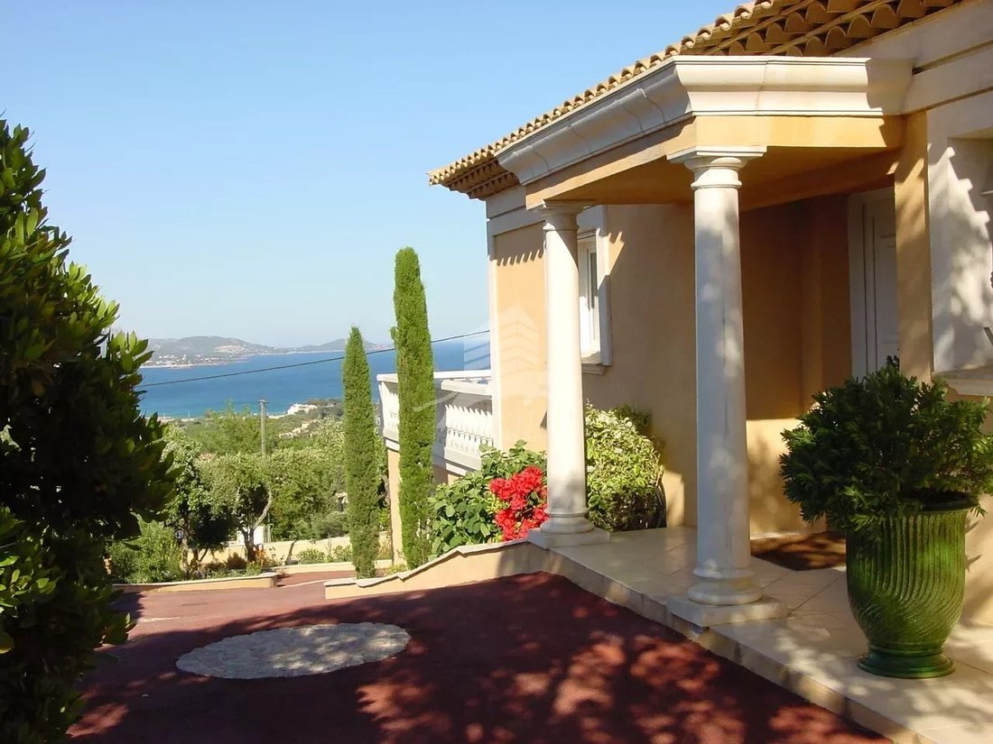 Superb 6 Room Villa With Swimming In Fréjus, Provence Alpes Côte D'azur
