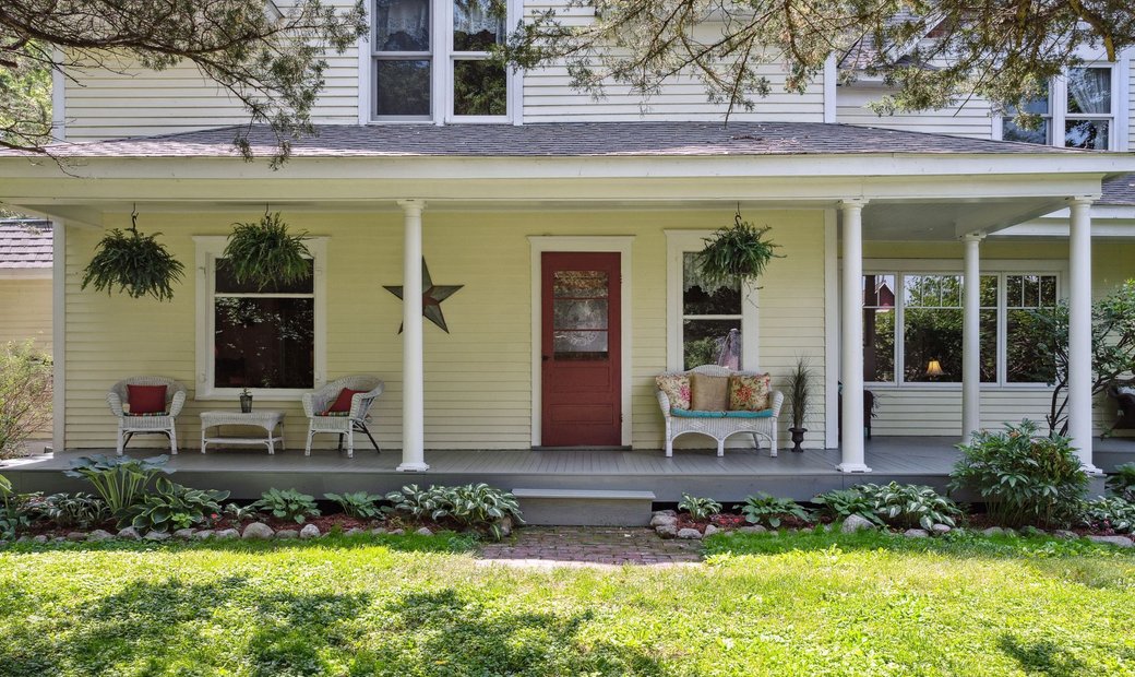 Lovingly Restored And Updated 13 Acre In Waverly, Minnesota, United