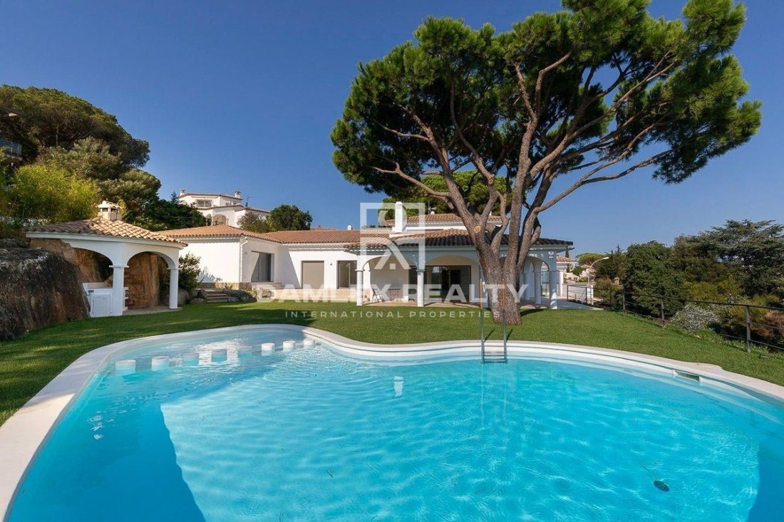 House in Sant Feliu de Guixols, Catalonia, Spain 2 - 12994228