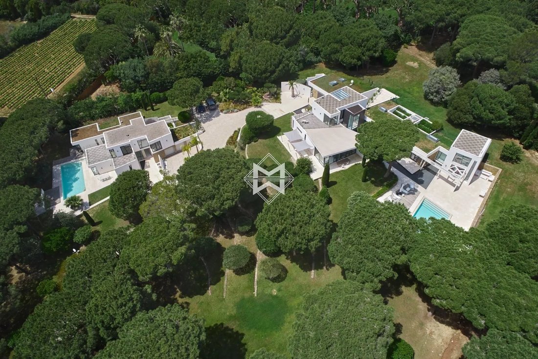 Villa in Ramatuelle, Provence-Alpes-Côte d'Azur, France 1 - 10929389