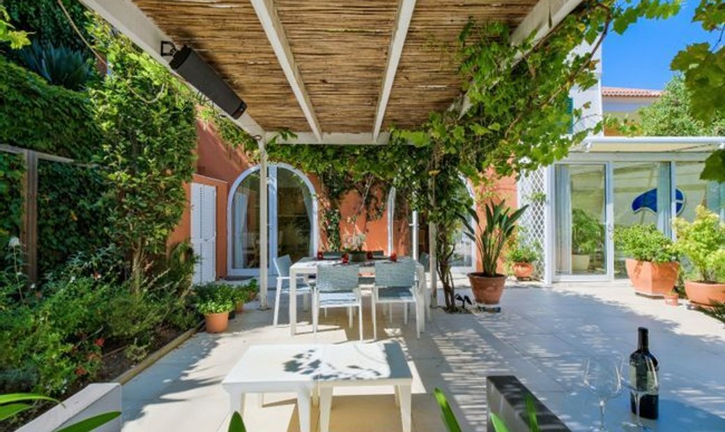 3+1 Bedrooms Luxury Apartment For Sale In Estoril In Estoril, Lisbon