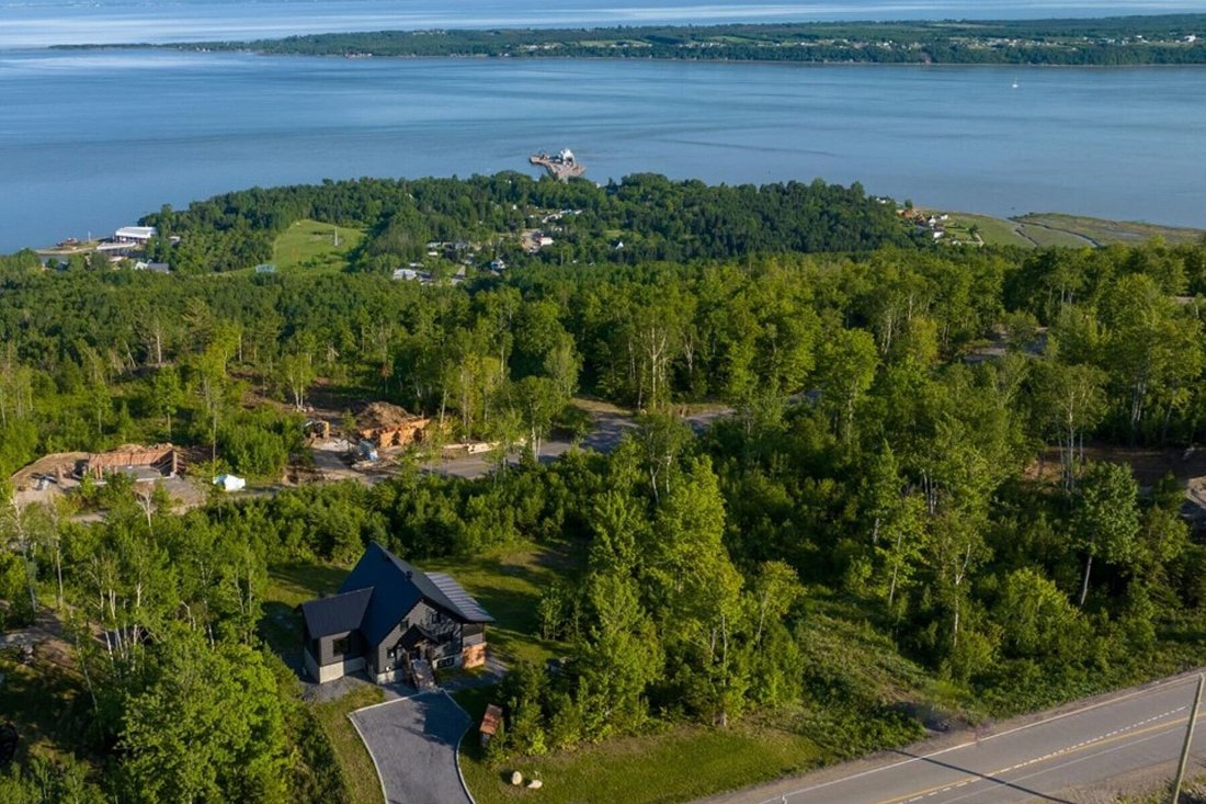 Les éboulements, Capitale Nationale In Saint Joseph De La Rive, Quebec, Canada For Sale (12996905)
