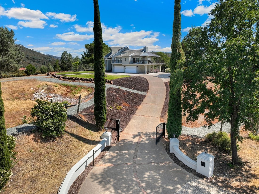 1461 Hidden Bridge Rd In El Dorado Hills, California, United States For