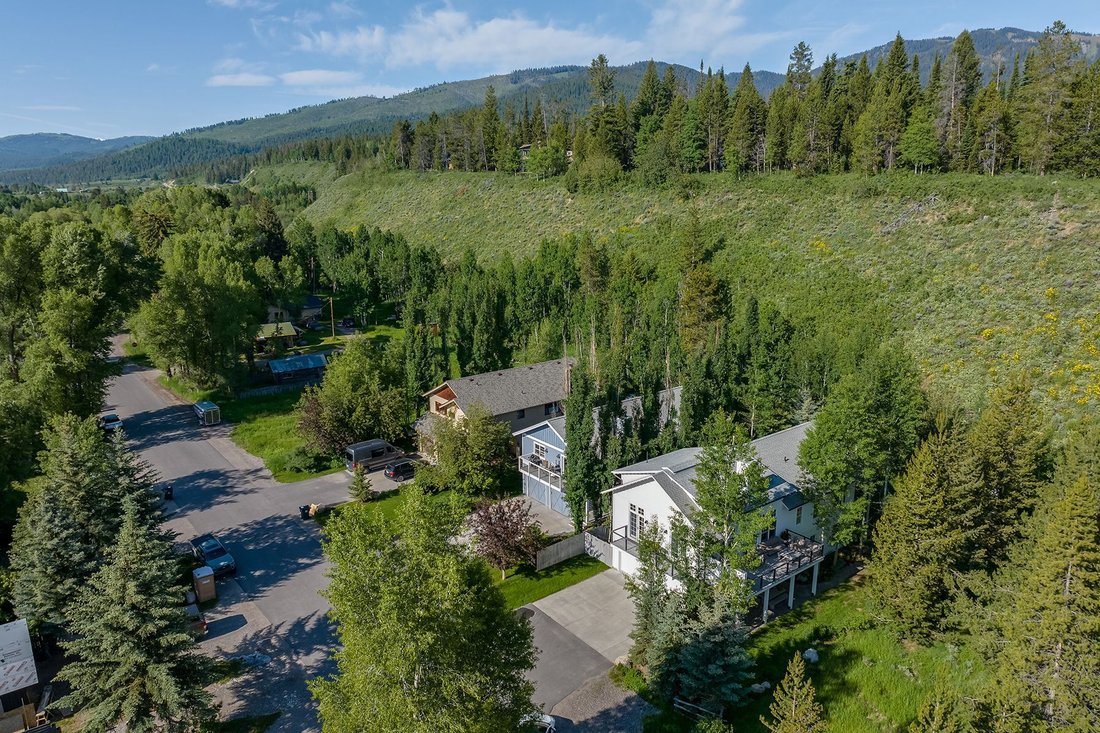 Modern Residence In Wilson In Wilson, Wyoming, United States For Sale