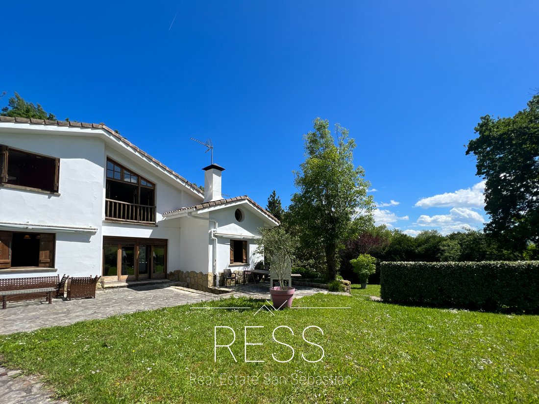 Exclusive Villa With Swimming Pool In Hondarribia, Basque Country