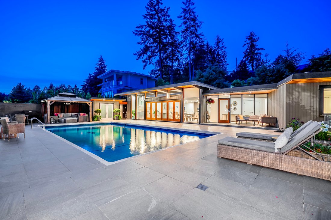 House in West Vancouver, British Columbia, Canada 1 - 13002075