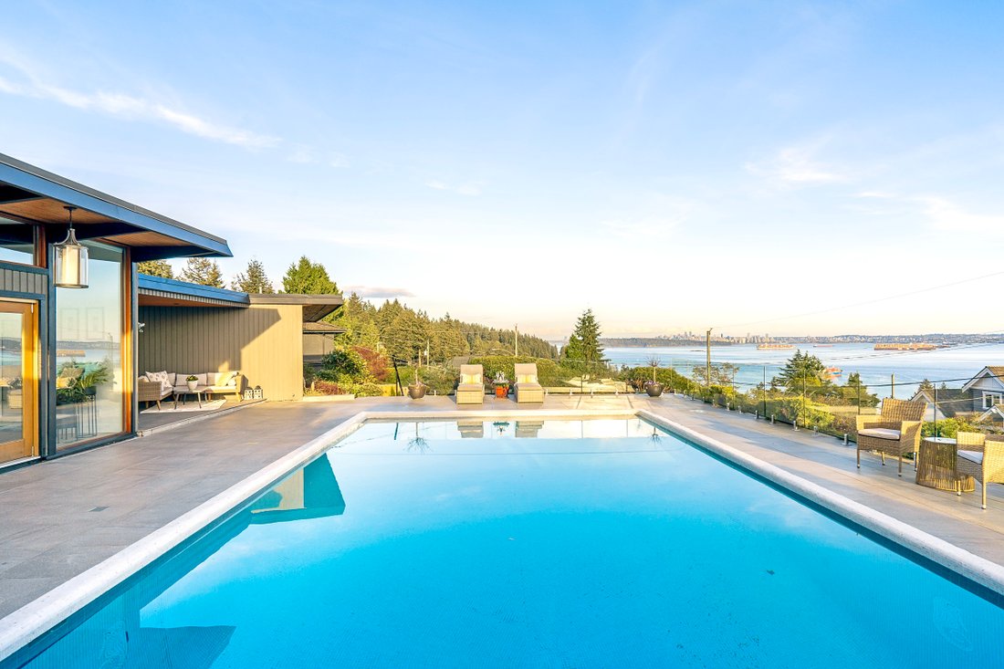 House in West Vancouver, British Columbia, Canada 5 - 13002075
