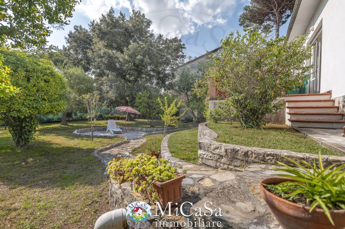 Villa a Tirrenia, Toscana, Italia 4 - 12745159