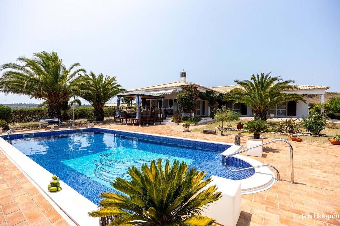Villa in Bensafrim e Barao de Sao Joao, Algarve, Portugal 1 - 13002102