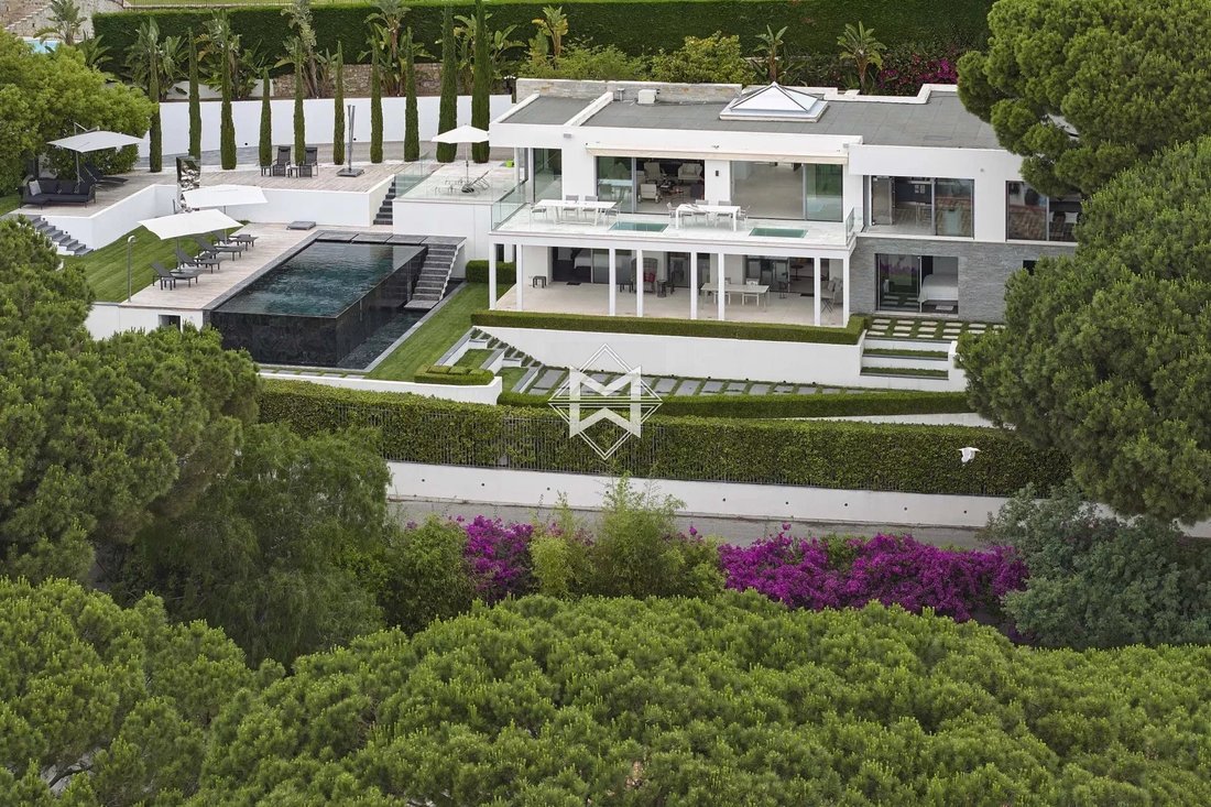 Villa in Cannes, Provence-Alpes-Côte d'Azur, France 2 - 13003578