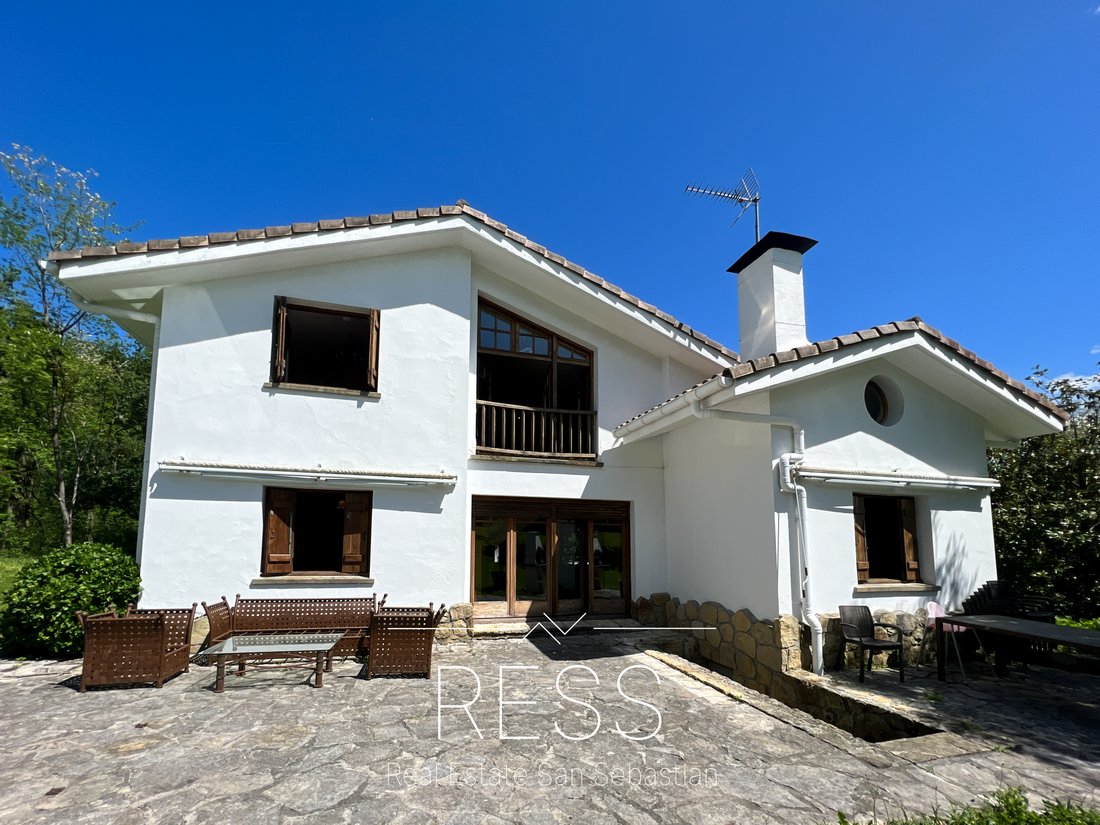 Exclusive Villa With Swimming Pool In Hondarribia, Basque Country