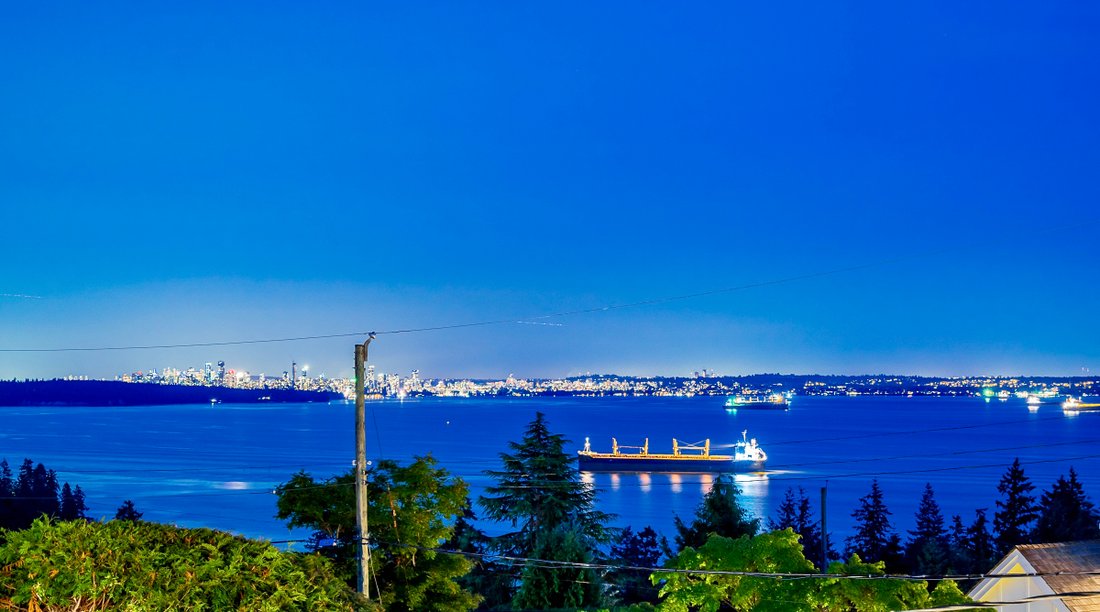 House in West Vancouver, British Columbia, Canada 2 - 13002075